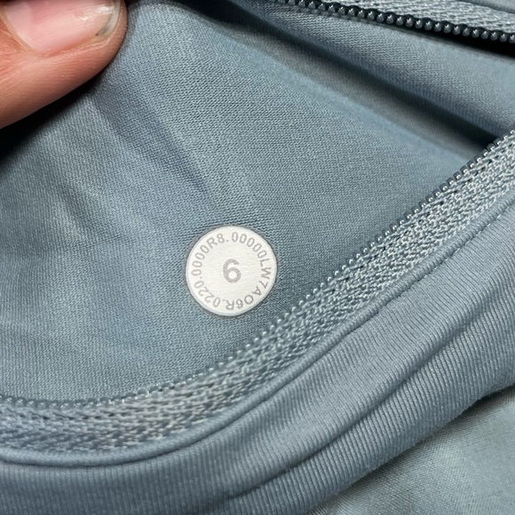 Lululemon 2.5” Speed Up Shorts Light Blue / Grey Women’s Size 6 - Picture 11 of 13